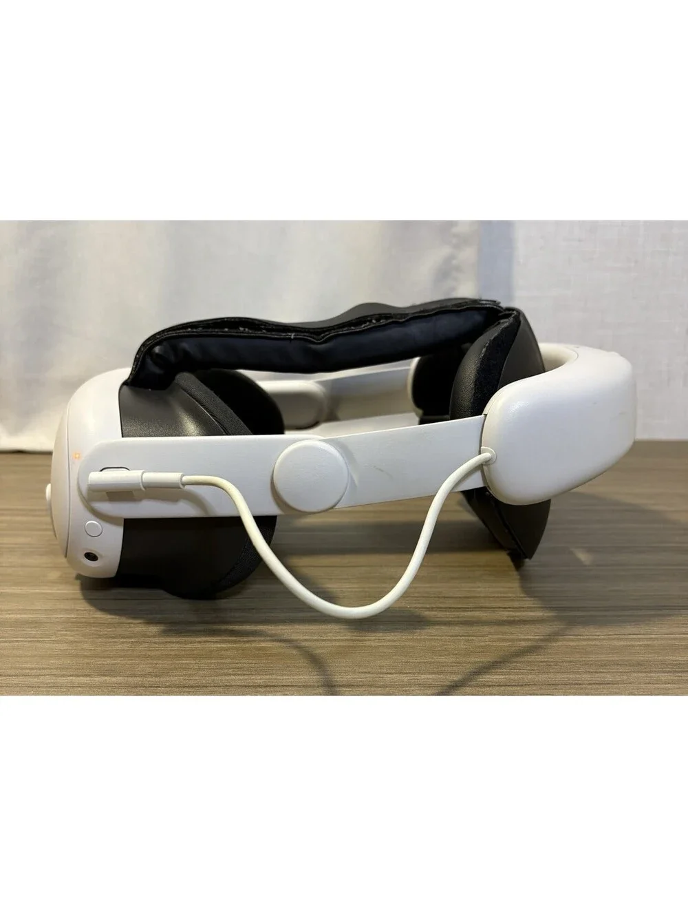 Meta Quest 3 128GB VR Headset Bundle w/Controllers, Case & KIWI Head Strap READ